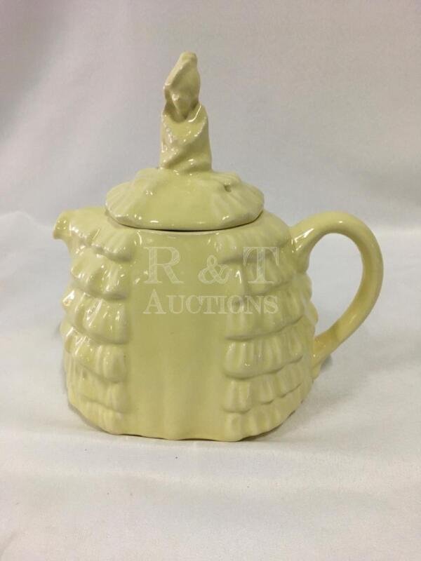 Vintage Sadler Ye Daintee Ladyee Teapot