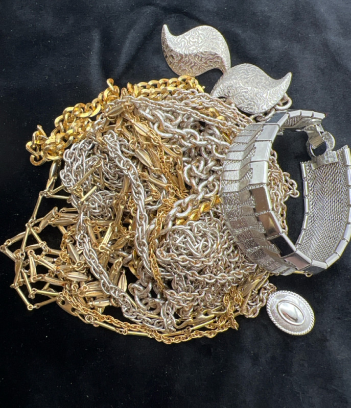 Unsorted Chains Bracelet Earrings
