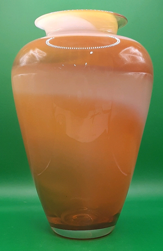 Thorn Art Glass Vase