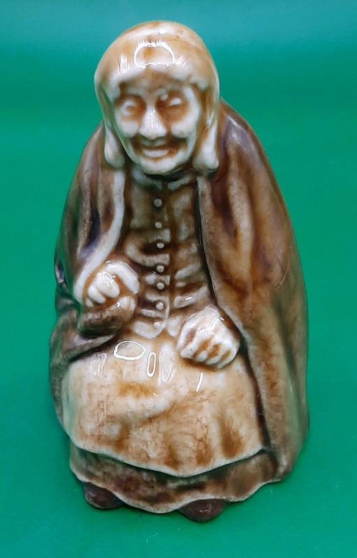 Vintage Wade Irish Character Figure c 1970 to 1986