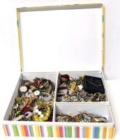 Unsorted Jewelry in Lidded Gift Box w Compartments