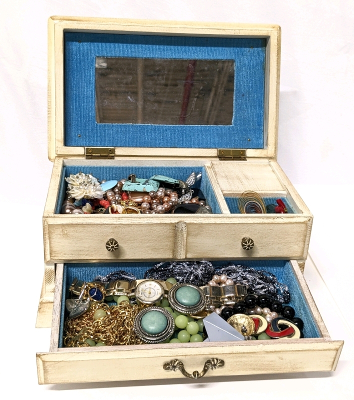 Unsorted Jewelry in Working Music Jewelry Box