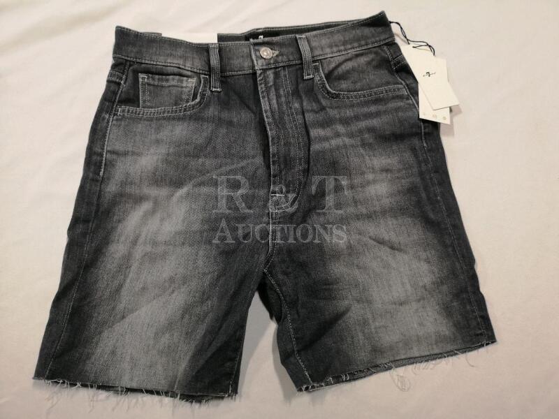 New Women's Jean Shorts sz 28