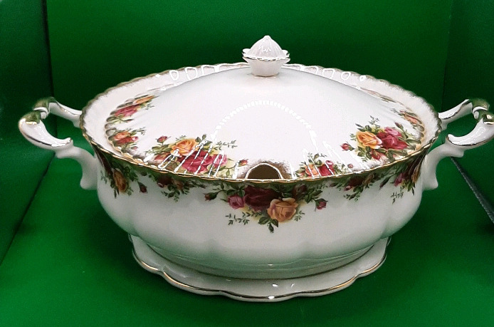 Vintage Royal Albert Old Country Roses Soup Tureen