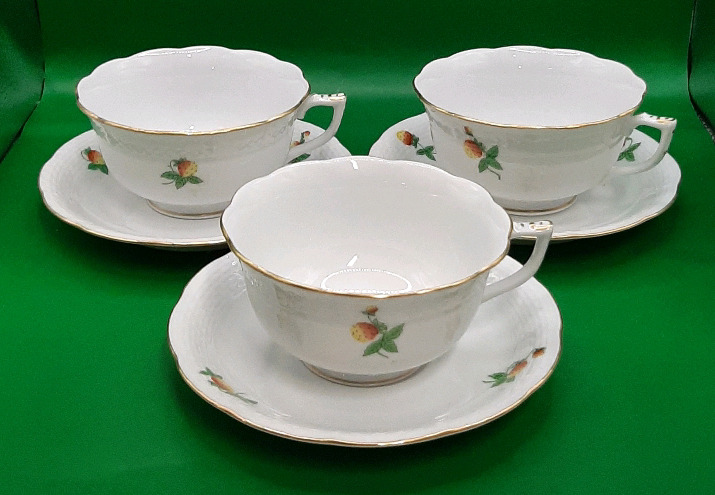 Vintage Herend of Hungary Hand Painted Large Teacups