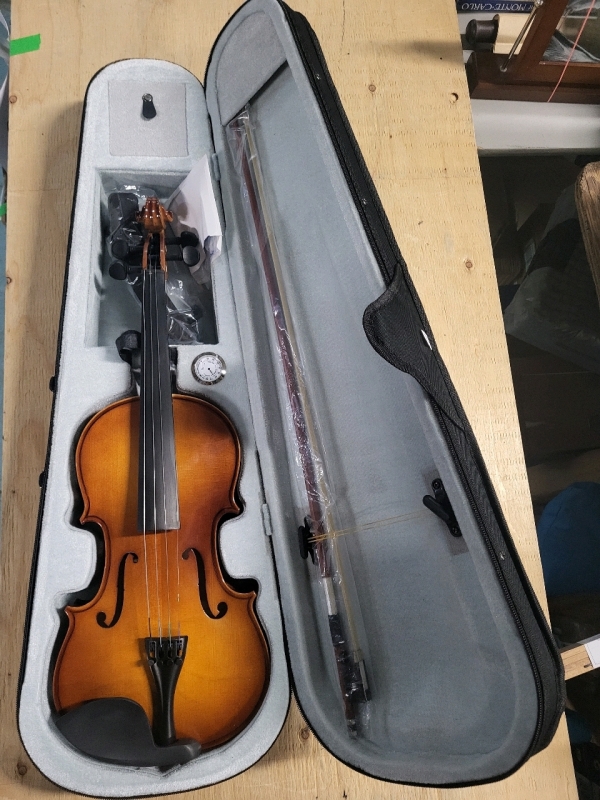 New TongLing Full Size Violin & Accessories - TL001-1B