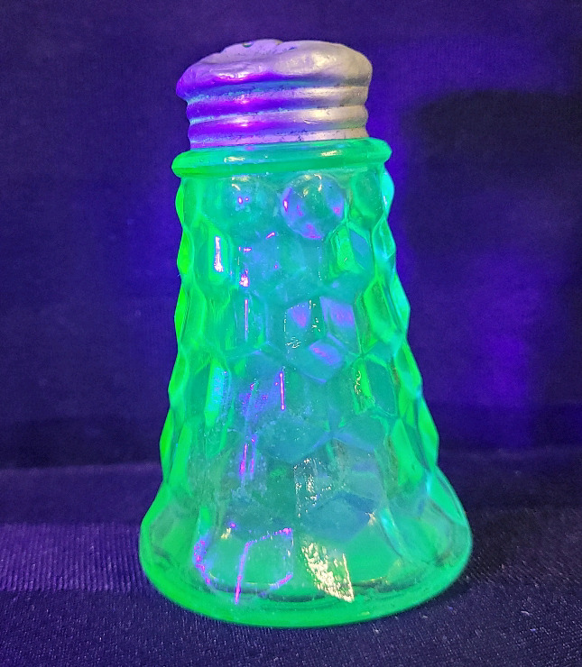 Vintage Uranium Depression Glass Condiment Shaker , 3" Tall . No chips or cracks