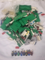 Vintage Lego Soccer Set + 8 Minifigures