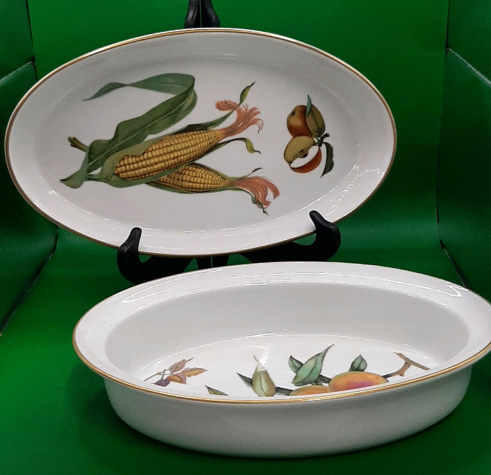 Vintage Evesham Oval Bakers