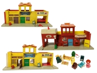 Vintage FISHER-PRICE Play Family Village +