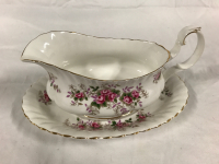 Vintage Royal Albert Lavender Rose Gravy Boat & Under Tray 8 inches long