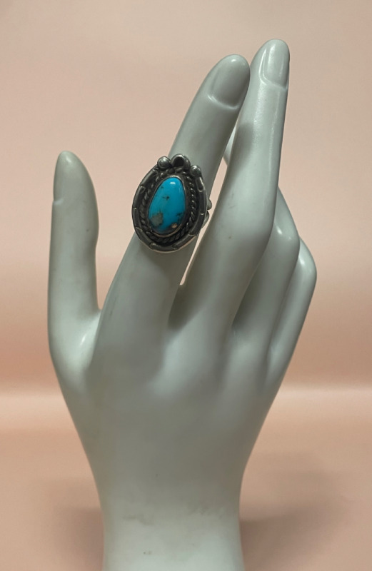 Navajo Silver and Turqoise ring size 5