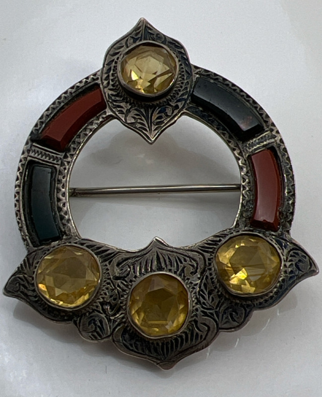 Antique Scottish Agate Brooch