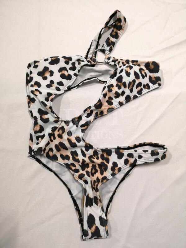 New Women's Swimsuit sz Small Animal Print