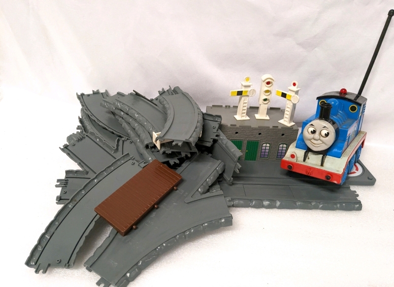 Vintage ERTL Thomas the Tank Engine Tracks + Radio Controlled Thomas (no remote)