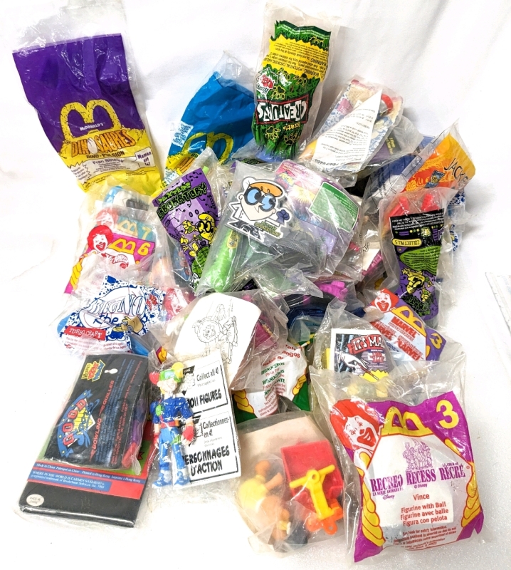 Vintage to Newer Kid's Meal Toys: Dinosaurs, Muppet Babies, Hot Wheels, Dexter's Lab +++