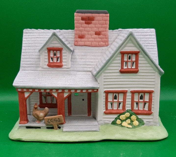 Vintage Party Lite Ceramic Farm House