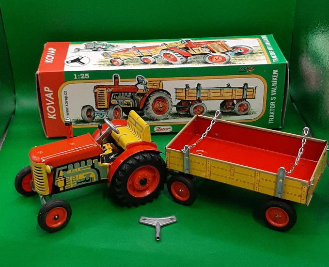 Vintage Kovar Mwchanical Wind Up Tin Tractor and Trailer