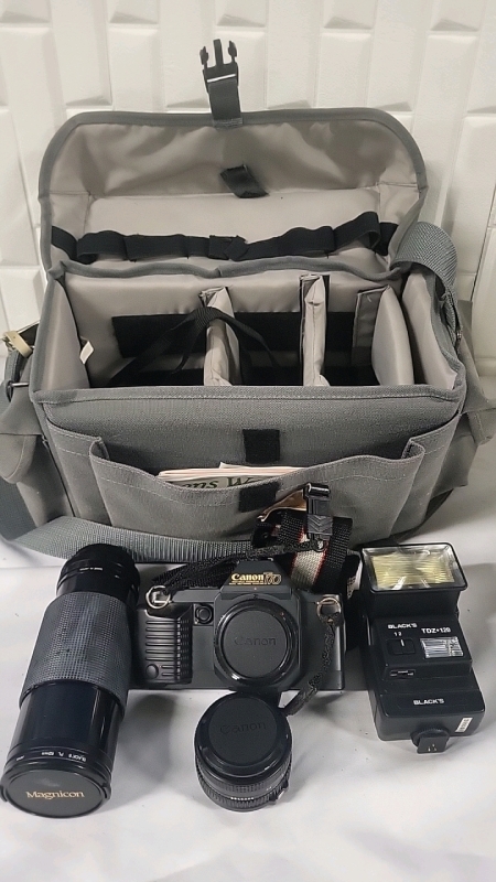 Canon T70 35mm Camera with 2 Lenses , Flash & Soft Case