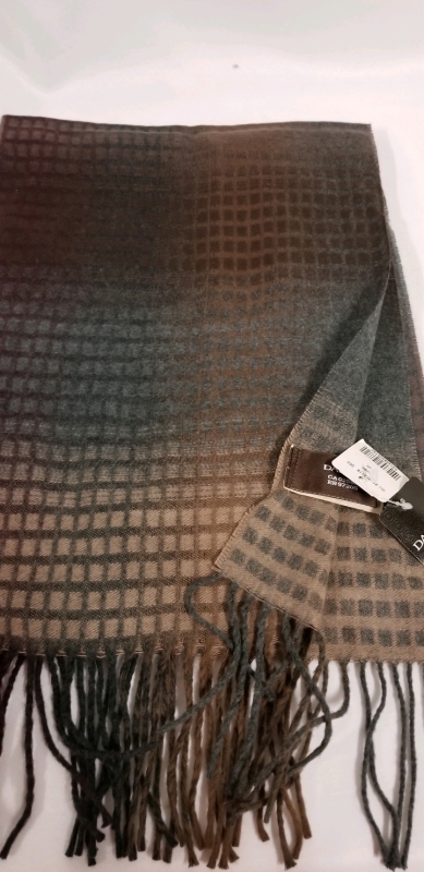 DANIER SCARF new with tags