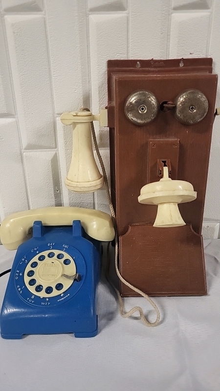 2 Vintage Plastic Toy Telephones