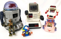 Vintage Robot Toys : TOMY Chatbot & FlipBot, Radio Shack Talking Robie, Mysta Bot +;