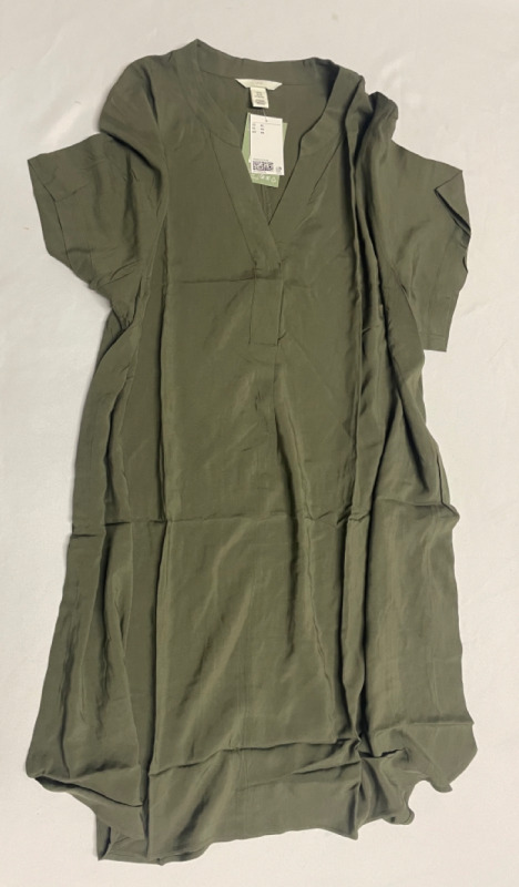 NEW H & M Fashion Shirt Color Green Size XL