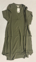 NEW H & M Fashion Shirt Color Green Size XL
