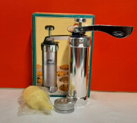 New Schule Biscuit Press