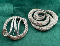 Two vintage Brooches Emmons Trifari