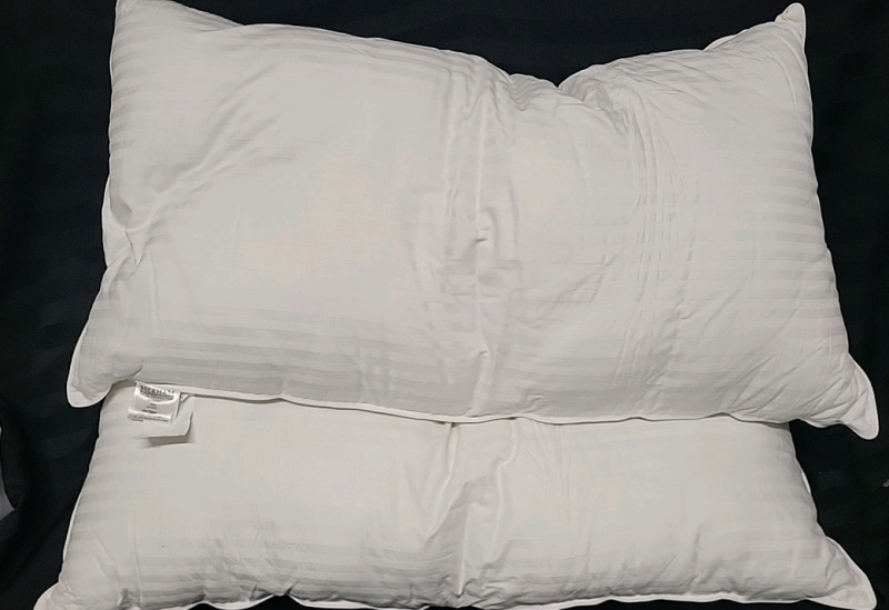 2 Beckham Hotel Collection King Size Gel Pillows