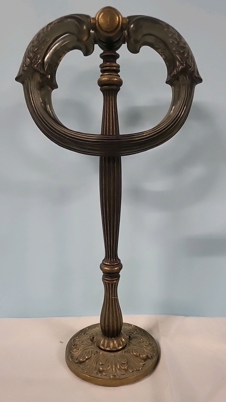 Vintage Metal Hand Towel / Hand Cloth Holder - 13.5" Tall