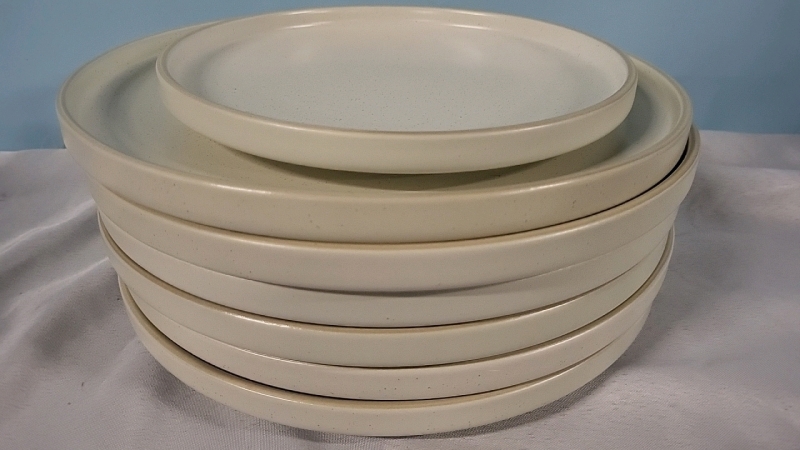 7 S&Q Ceramics Plates - 6 Dinner & 1 Salad