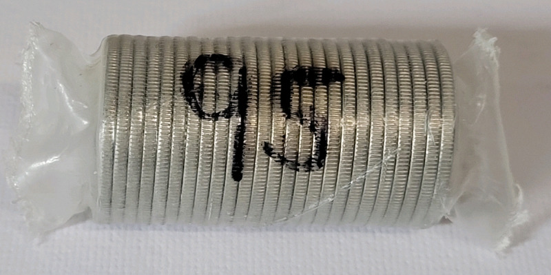 1995 Canadian 50 Cent Half Dollar Uncirculated Coin Roll , Twenty Five (25) Coins in Roll