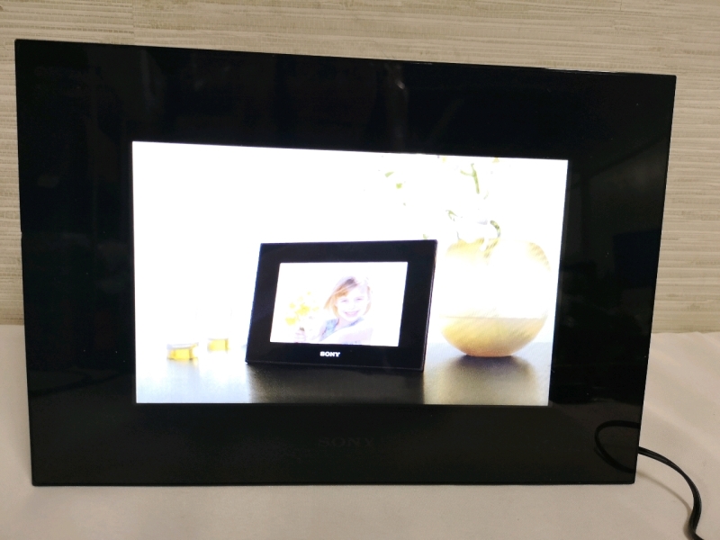 SONY Digital Photo Frame - Working