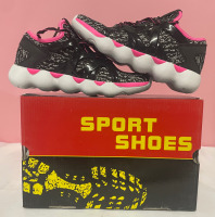 Women’s sport shoes size 6 Black and Pink