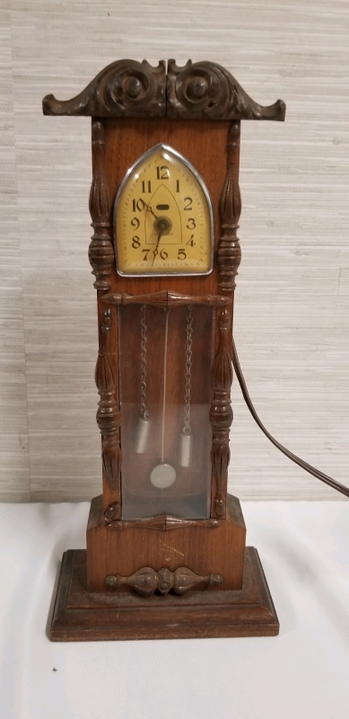 Vintage NEW HAVEN Grandfather style mantel clock WORKING