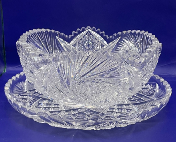 A gorgeous crystal set including serving dish and bowl