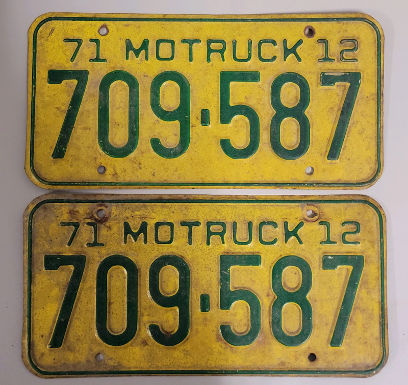 Vintage 1971 Missouri Truck License Plates , Matching Pair