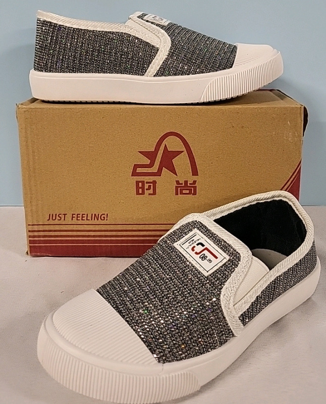 New Just Feeling Kids Slip On Shoes - Size 32