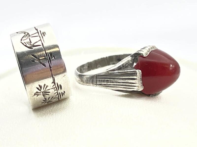 Estate Iraqi Vintage Rings Niello Silver Band plus Bullet stone