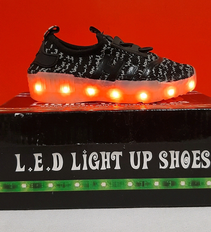 New LED Light Up Shoes Size 8CA 26 EUR