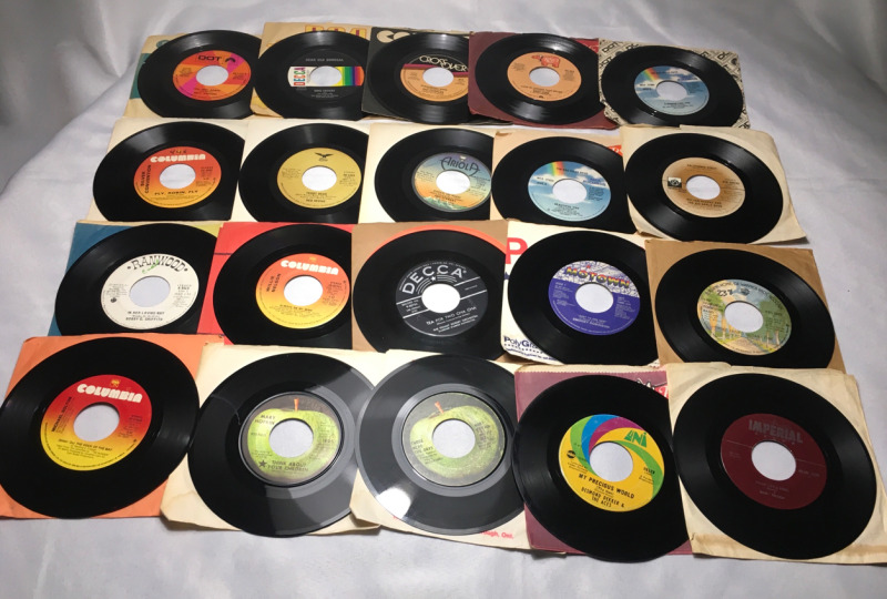 Twenty 45RPM Vinyl Records Pop Rock +++