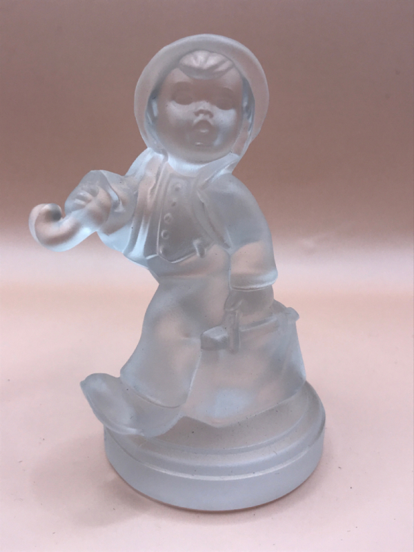 GOEBEL Germany Crystal Hummel Figurine 3.5 inches tall