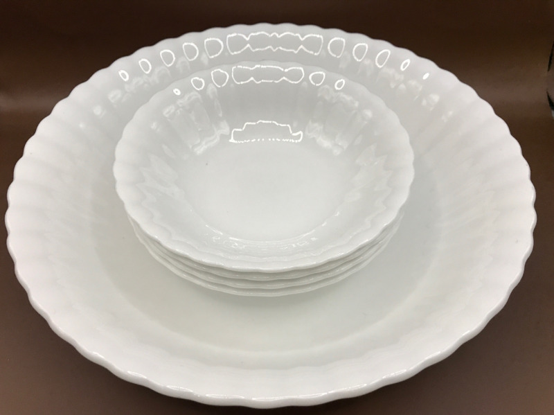 Royal Albert England Reverie Vegetable Bowl & 4 Dessert Bowls 9.5 to 5 inches wide