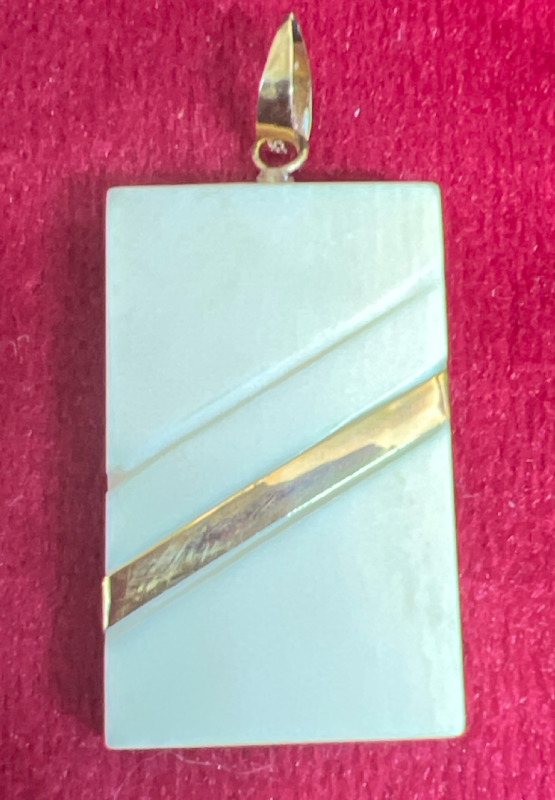 14K Gold and Ivory Coloured Pendant