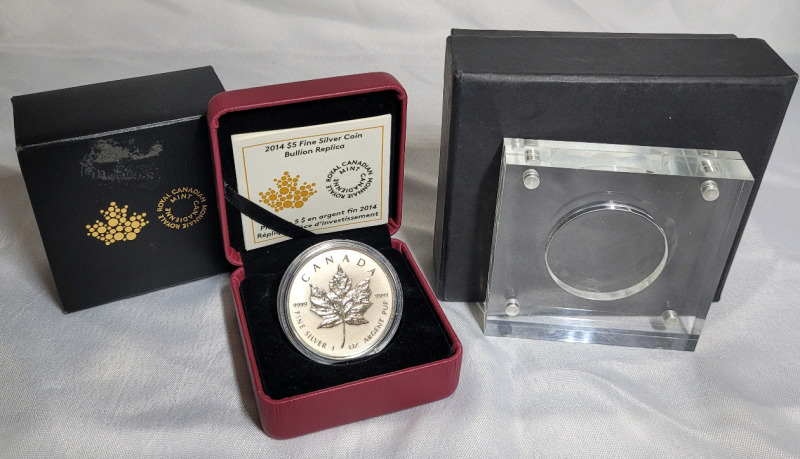 2014 Canadian Five Silver $5 Five Dollar Bullion Replica Coin in Case with Coin Holder