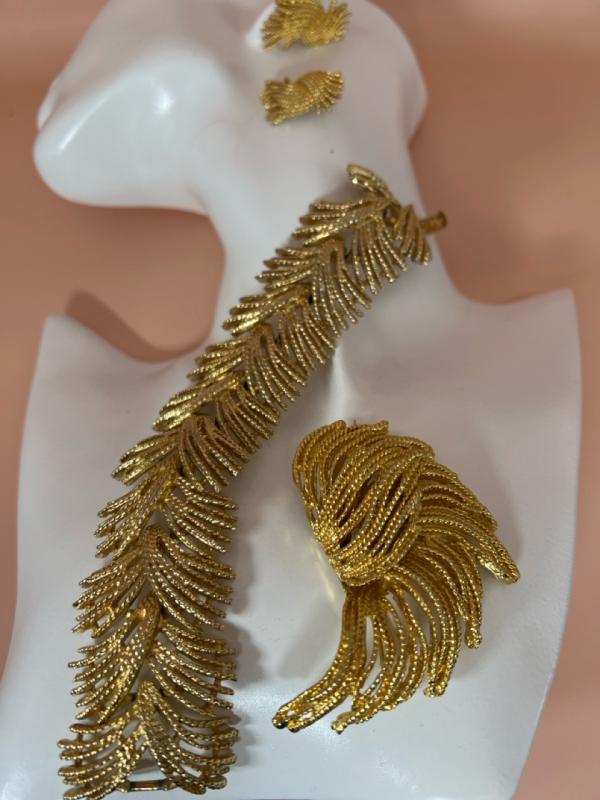 Vintage Modernist Roped Wing Brooch Wide Vintage Roped Wheat Bracelet Earrings