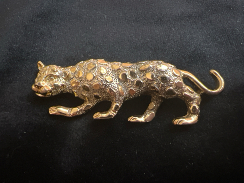 Signed Gerrys Leopard Brooch Golden raised Spots