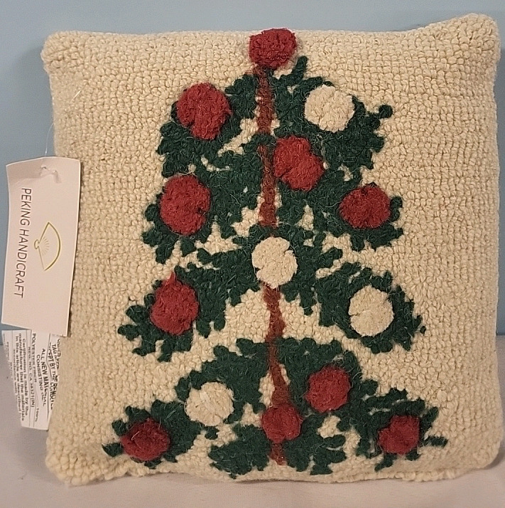 New Peking Handicraft Hooked Wool Pillow - 10"&times;10"